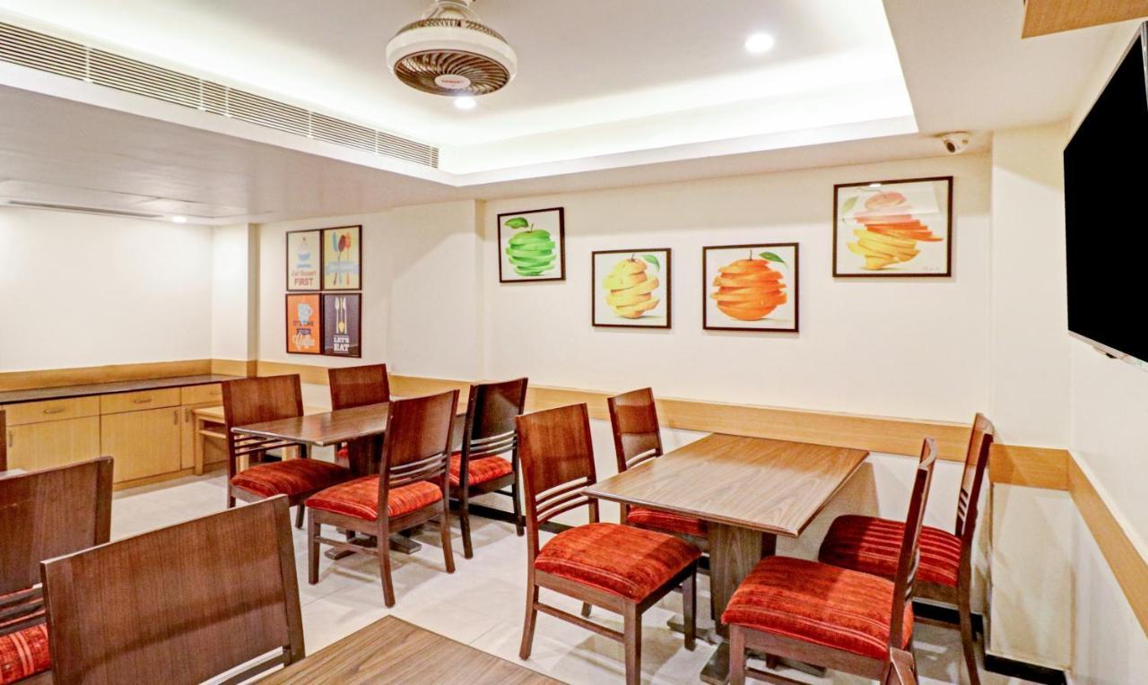 Treebo Galaxy Rooms Нью-Дели Экстерьер фото