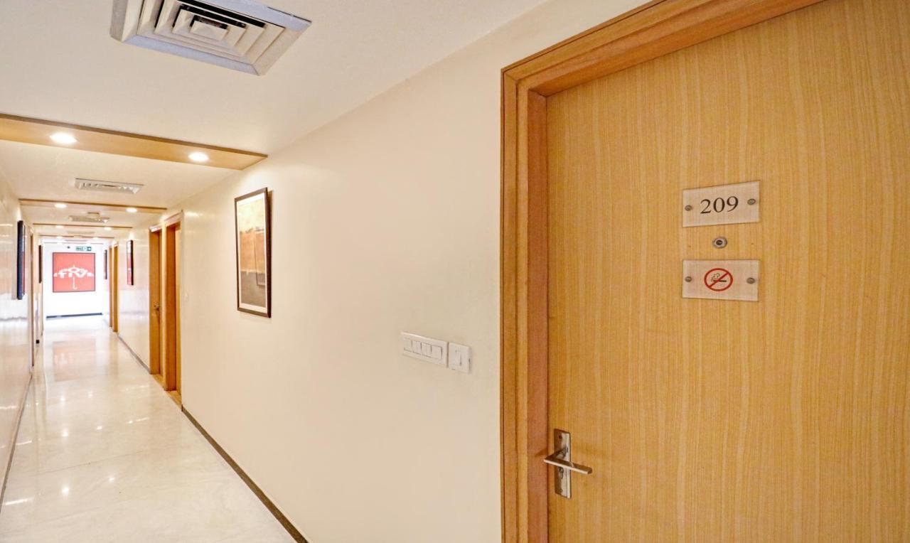Treebo Galaxy Rooms Нью-Дели Экстерьер фото